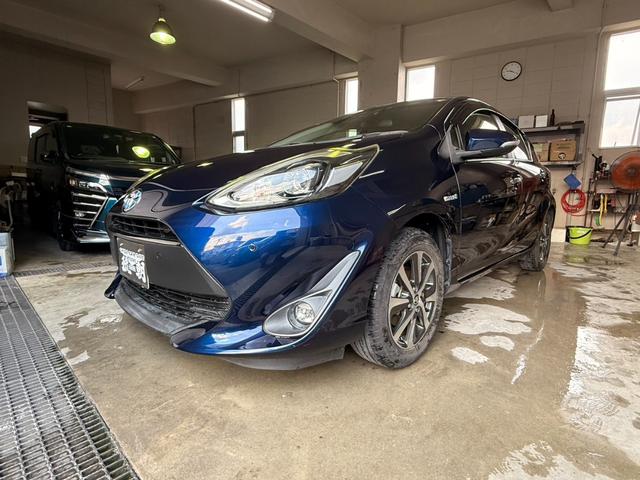 中古車 アクア