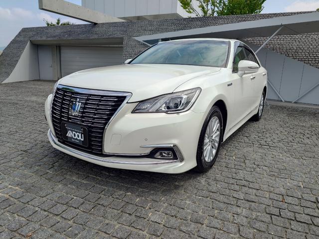中古車 クラウンハイブリッド