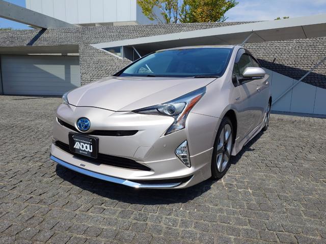 中古車 プリウス