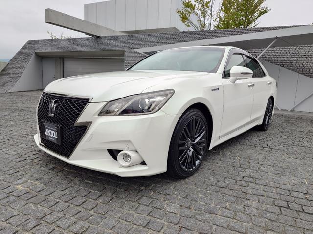 中古車 クラウンハイブリッド