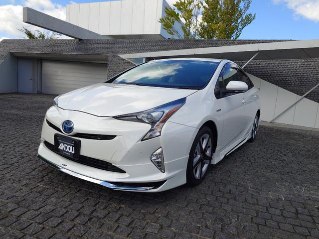 中古車 プリウス