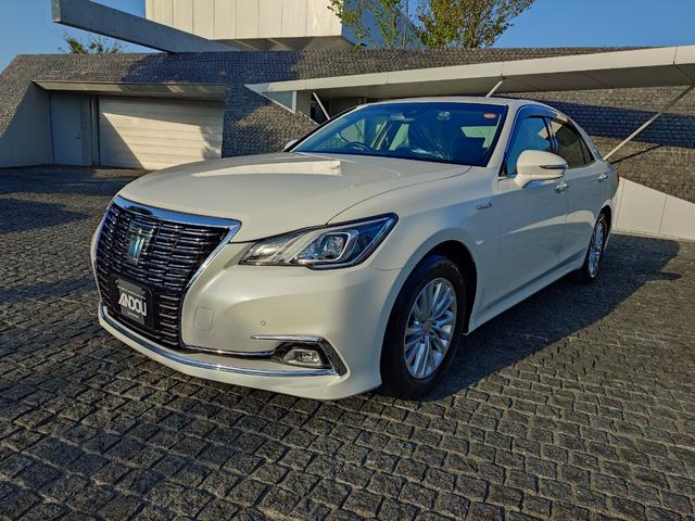 中古車 クラウンハイブリッド