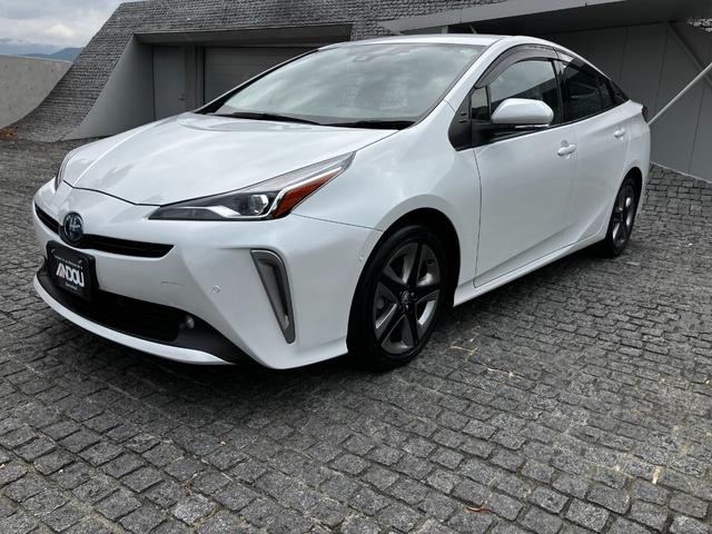 中古車 プリウス