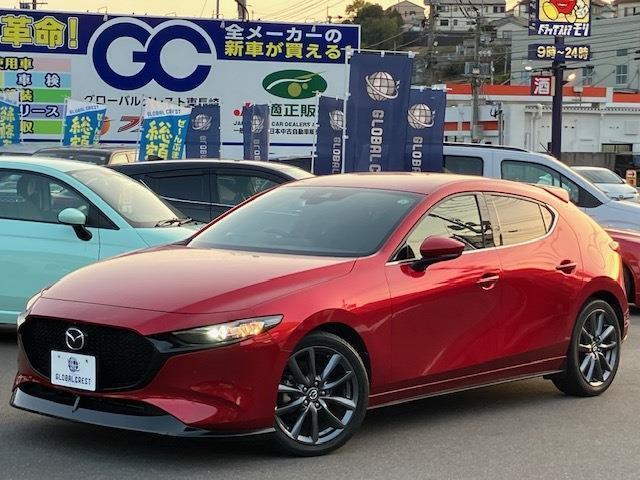 中古車 MAZDA3ファストバック