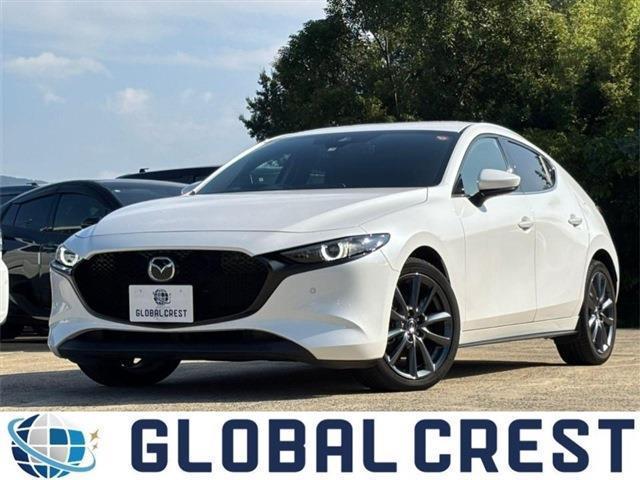 中古車 MAZDA3ファストバック