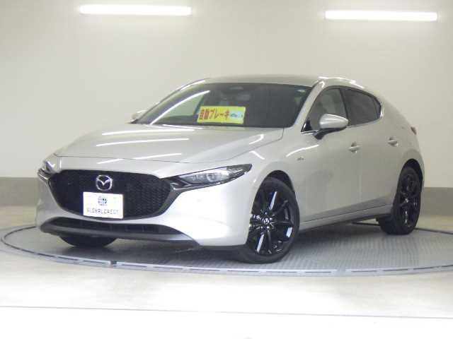 中古車 MAZDA3ファストバック