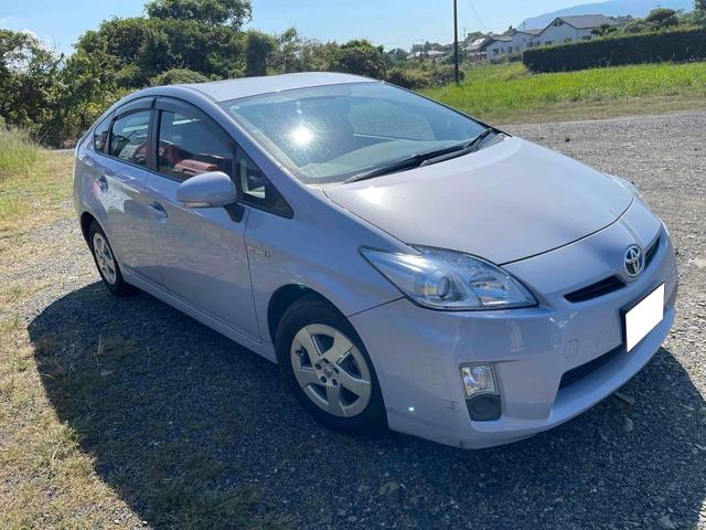 中古車 プリウス