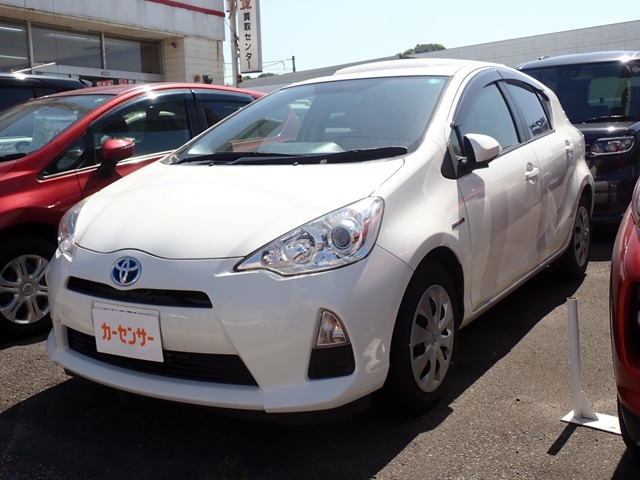 中古車 アクア