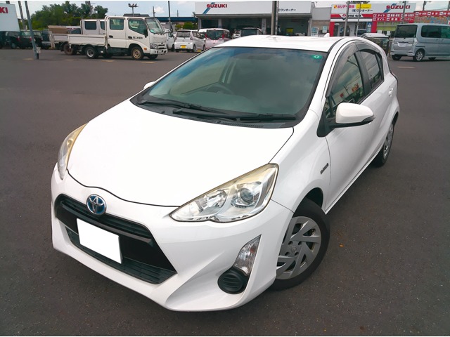 中古車 アクア