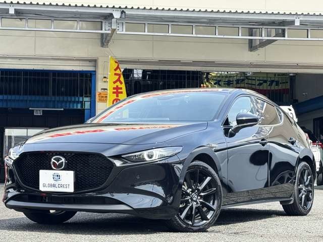 中古車 MAZDA3ファストバック