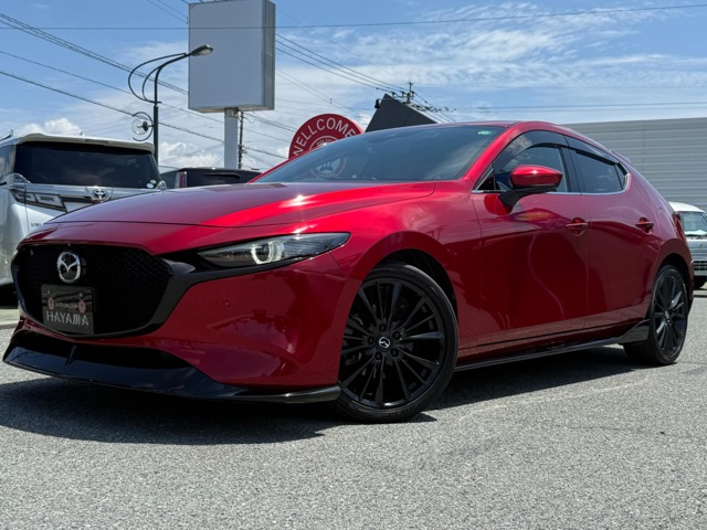 中古車 MAZDA3ファストバック