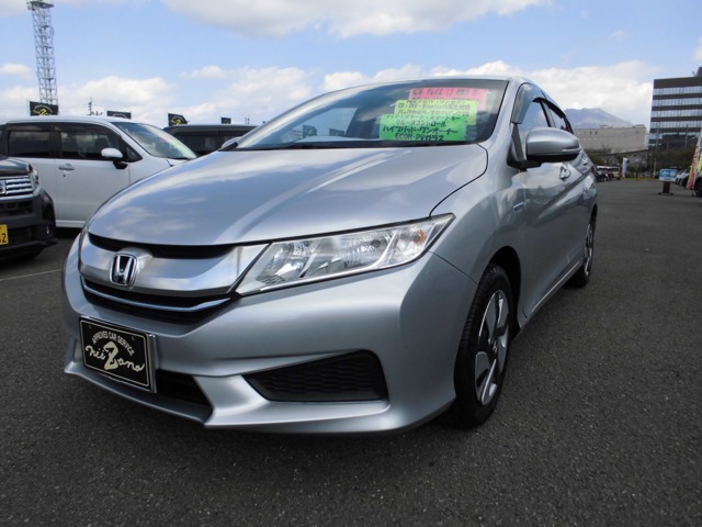 中古車 グレイス